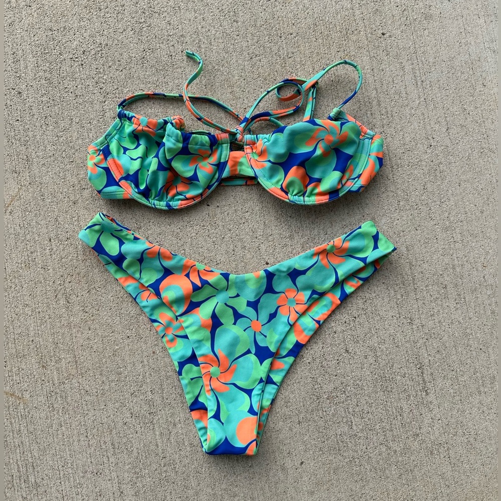 Kulani Kinis Floral Bikini